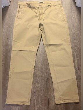 Signature by Levi Strauss Men's Light Khaki Chino Pants